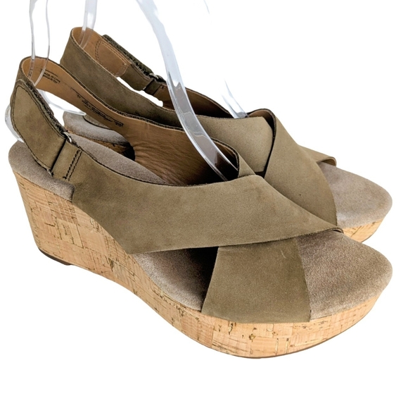 Clarks Shoes - Clarks Women's Wedge Sandals 8 Tan Leather